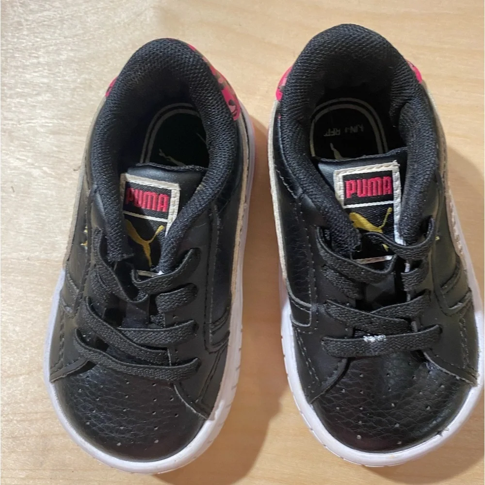 Puma Infant Sneakers size 5C (JY)